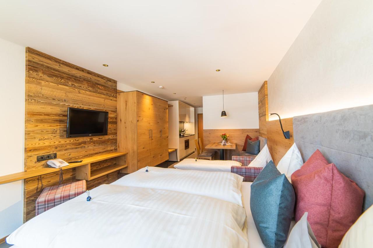 Aparthotel Hochland Gmbh Nauders Exteriör bild