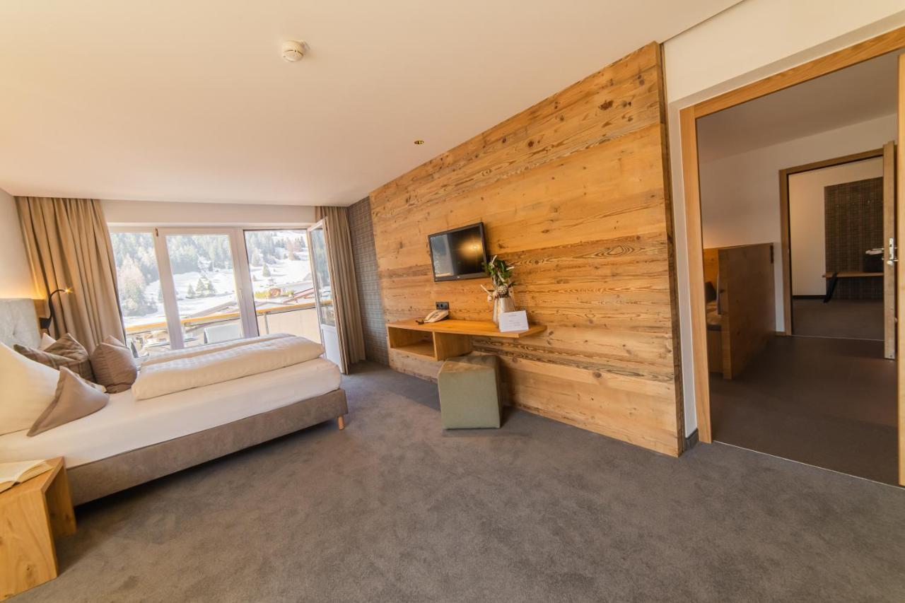 Aparthotel Hochland Gmbh Nauders Exteriör bild