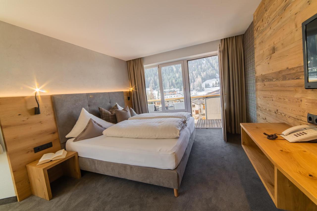 Aparthotel Hochland Gmbh Nauders Exteriör bild