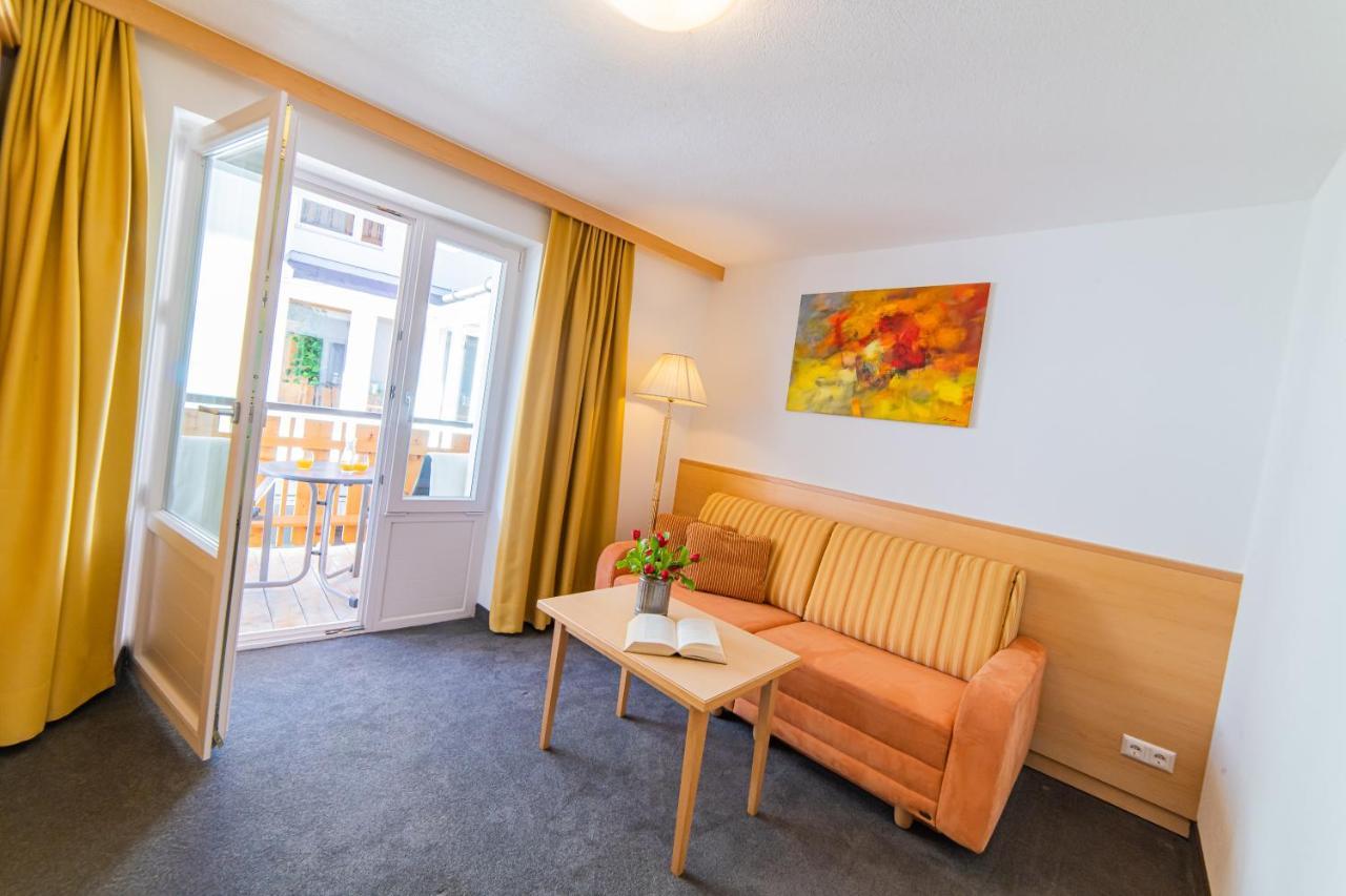 Aparthotel Hochland Gmbh Nauders Exteriör bild