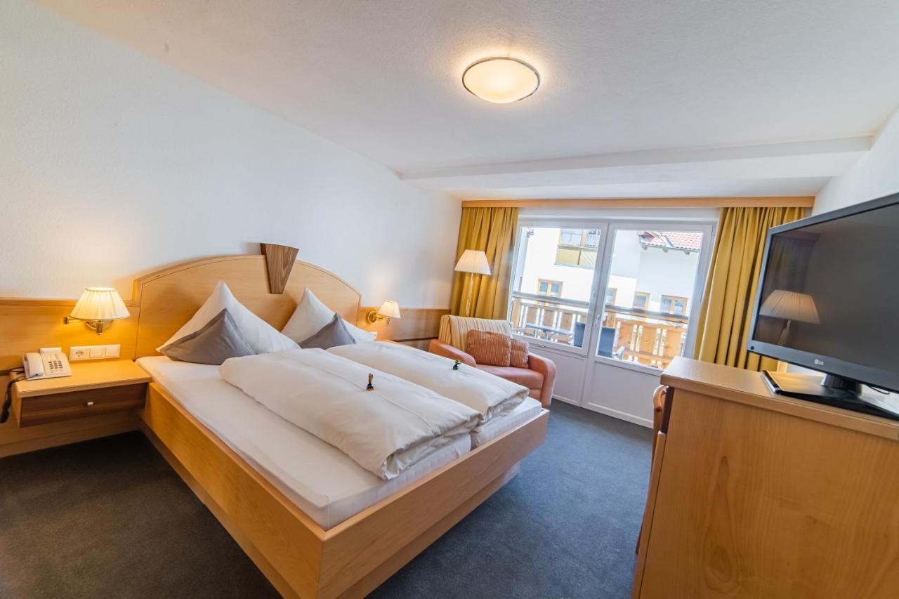 Aparthotel Hochland Gmbh Nauders Exteriör bild