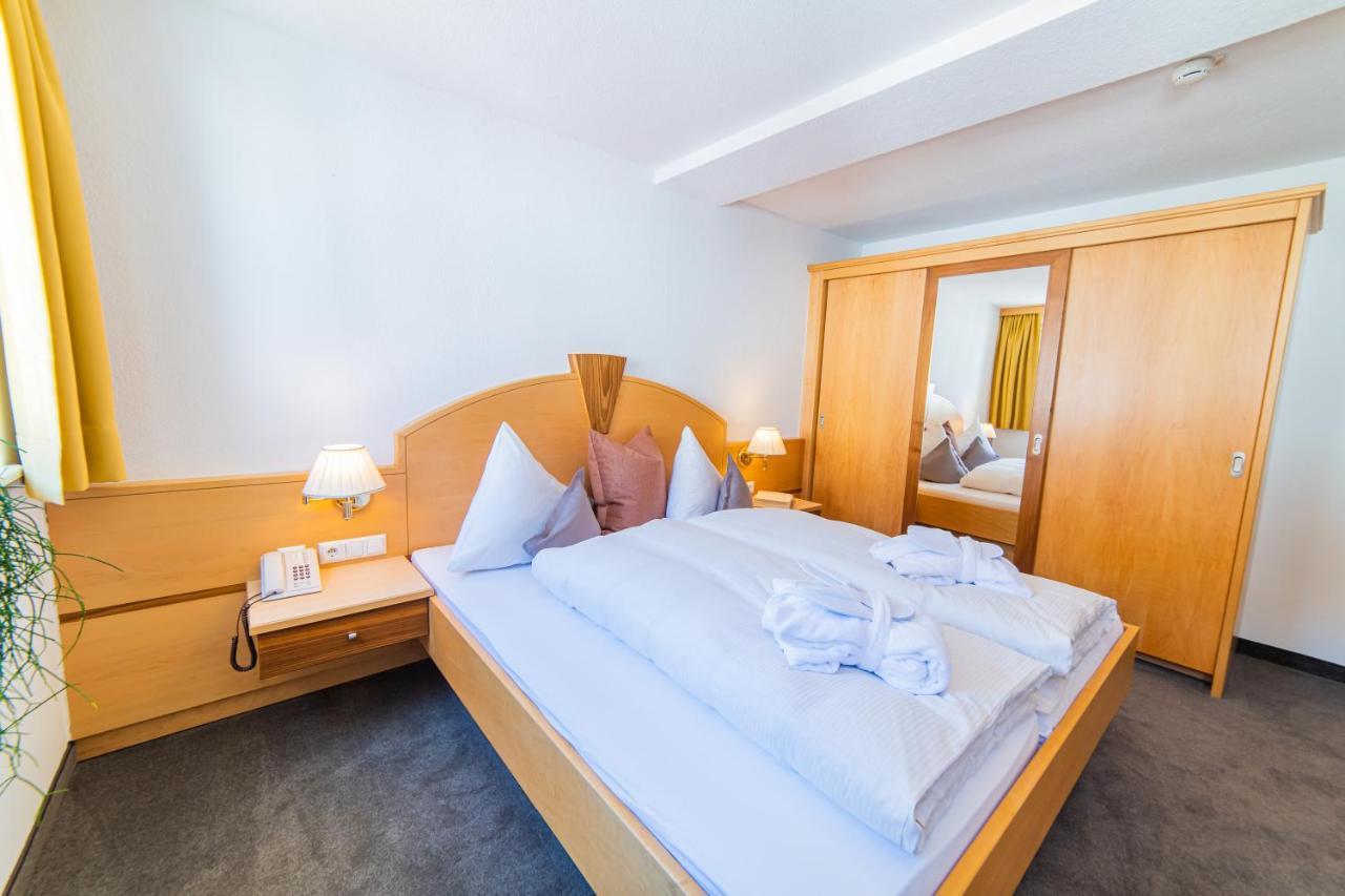 Aparthotel Hochland Gmbh Nauders Exteriör bild