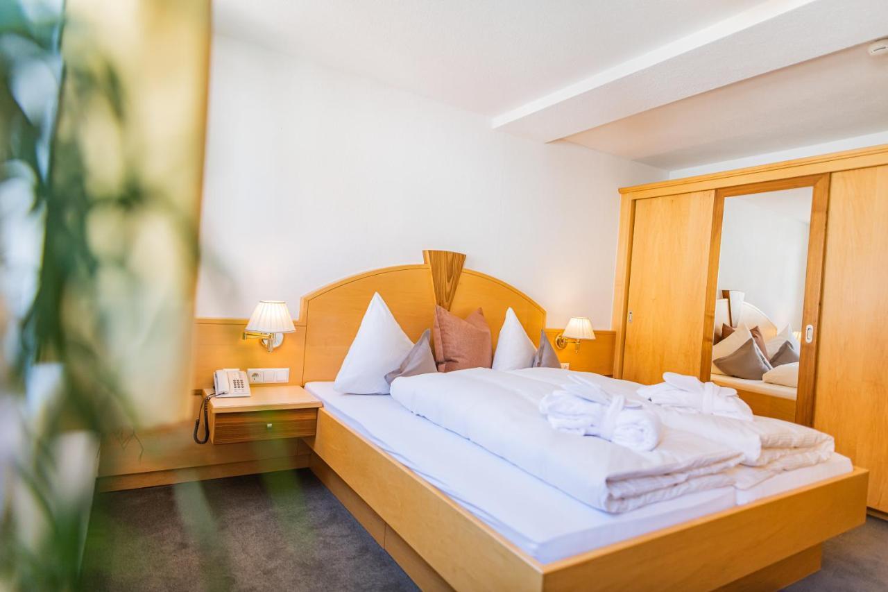 Aparthotel Hochland Gmbh Nauders Exteriör bild