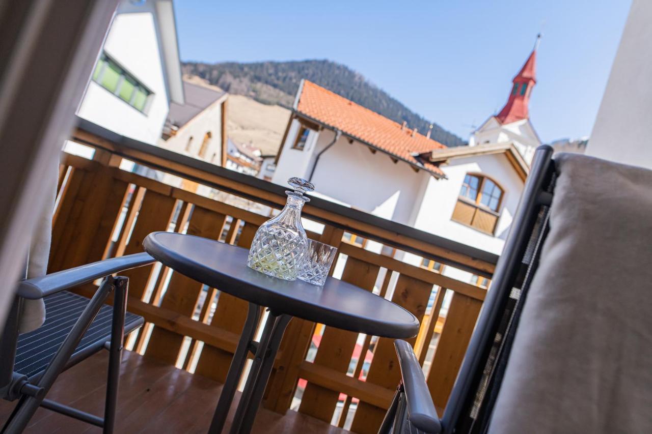 Aparthotel Hochland Gmbh Nauders Exteriör bild