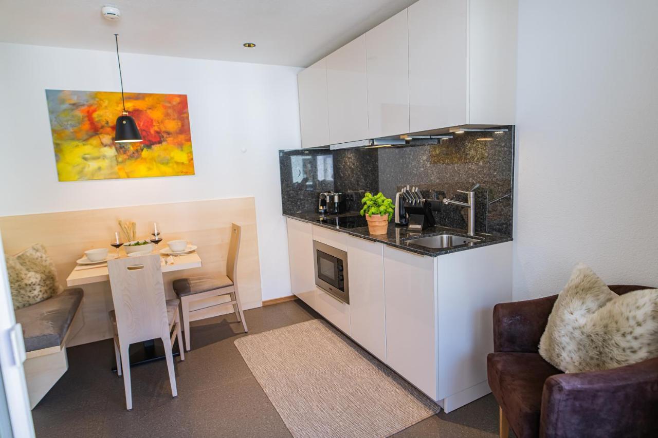 Aparthotel Hochland Gmbh Nauders Exteriör bild