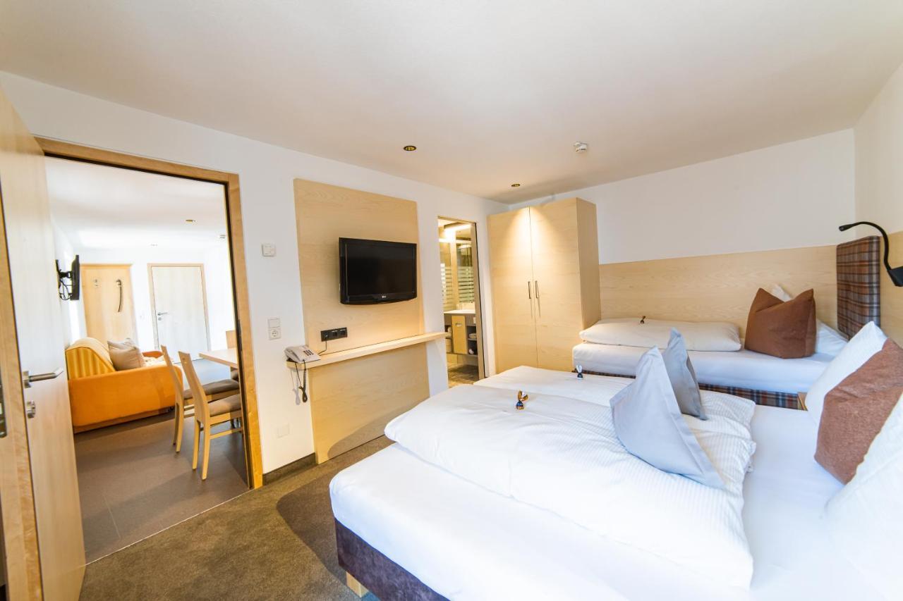 Aparthotel Hochland Gmbh Nauders Exteriör bild